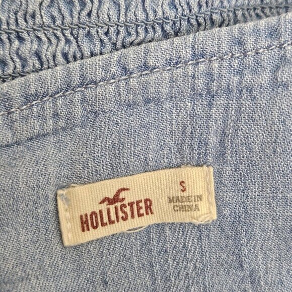 Hollister Light Blue Smocked Front Halter Crop Tank with Back Tie Size Small - Picture 3 of 4